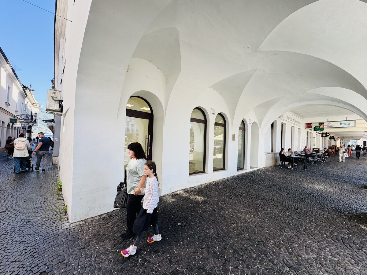 Prenájom obchodných priestorov 20 m² v atraktívnej lokal