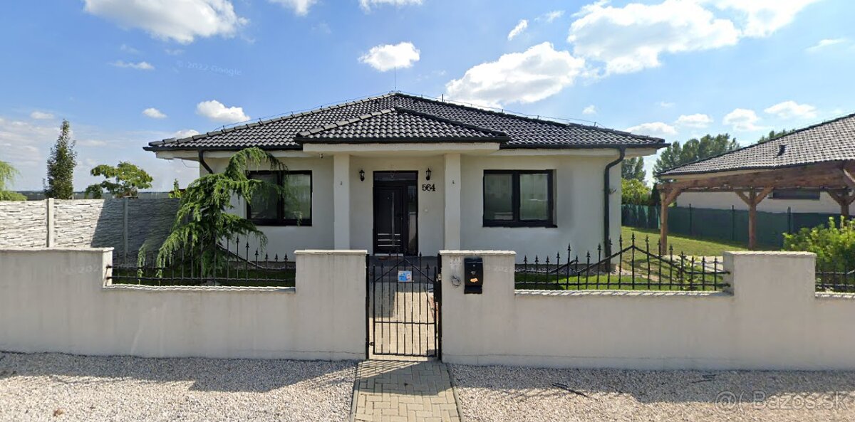 Predaj 4 izbový bungalov s pozemkom 663 m2 v obci Vydrany