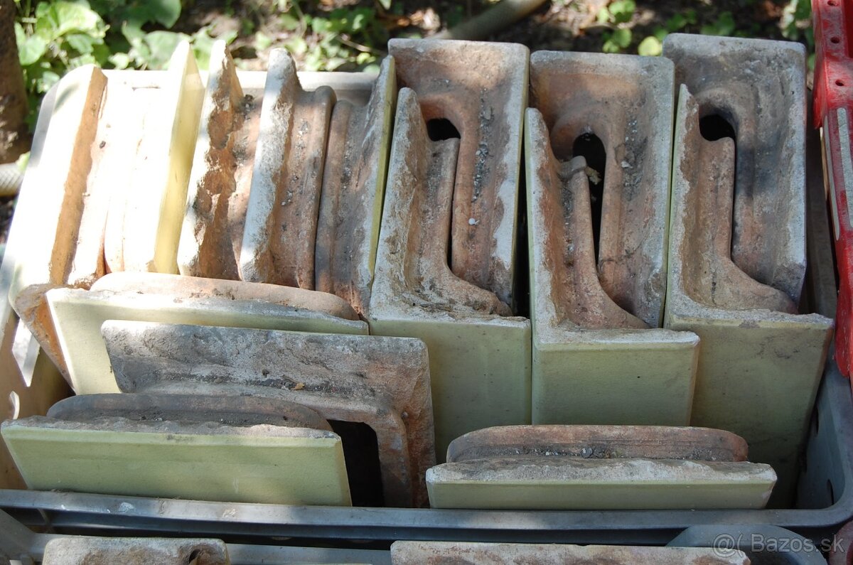 Predaj keramické kachlice.