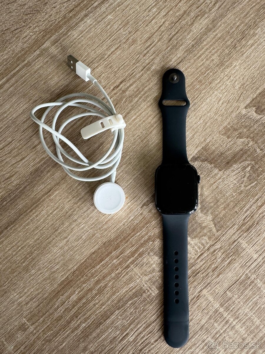 Apple Watch Series 7 45mm – čierny
