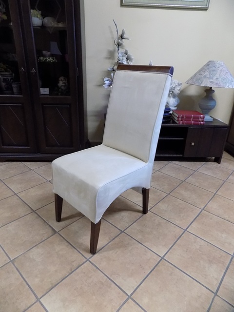 Masívne jedálenské stoličky 4 kusy