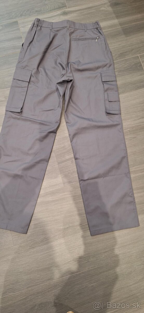 Šedé monterkove nohavice