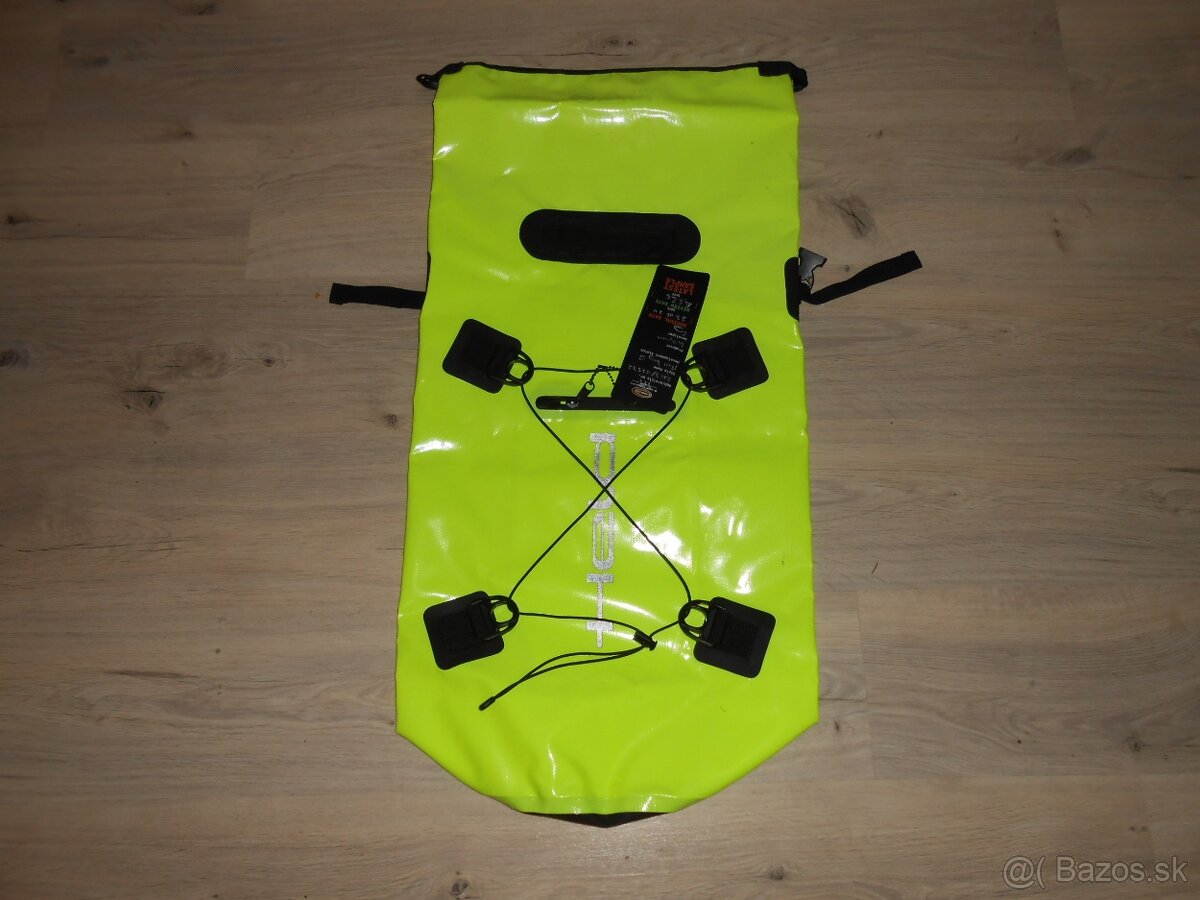 Predam uplne novy nepremokavy ROLL BAG HELD