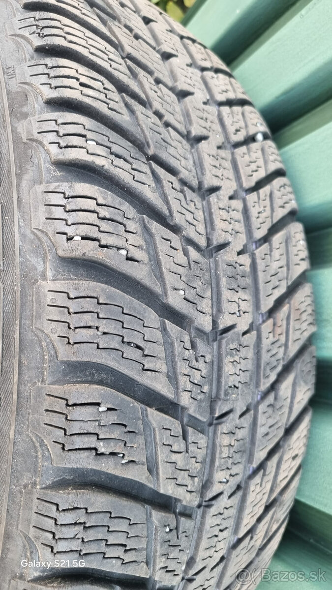 Zimné jazdené 215/60 R17 NOKIAN