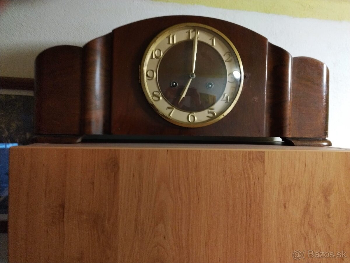 Starožitné pondusové hodiny