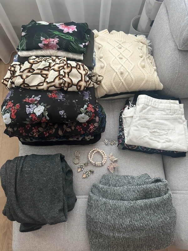 Veľký balík oblečenia