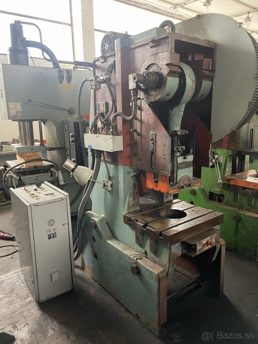 Lis excentrický LEN 40 C