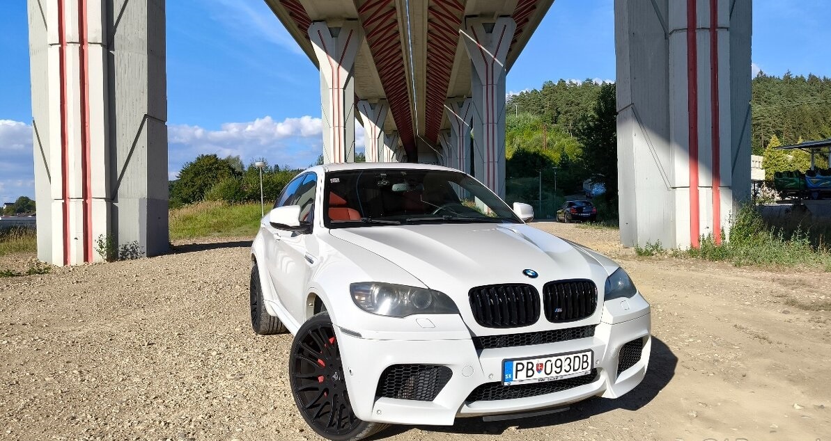 BMW X6M V8