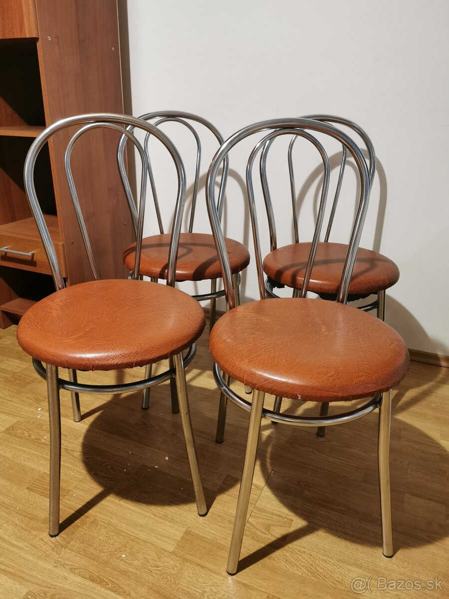 Stolička jedálenská