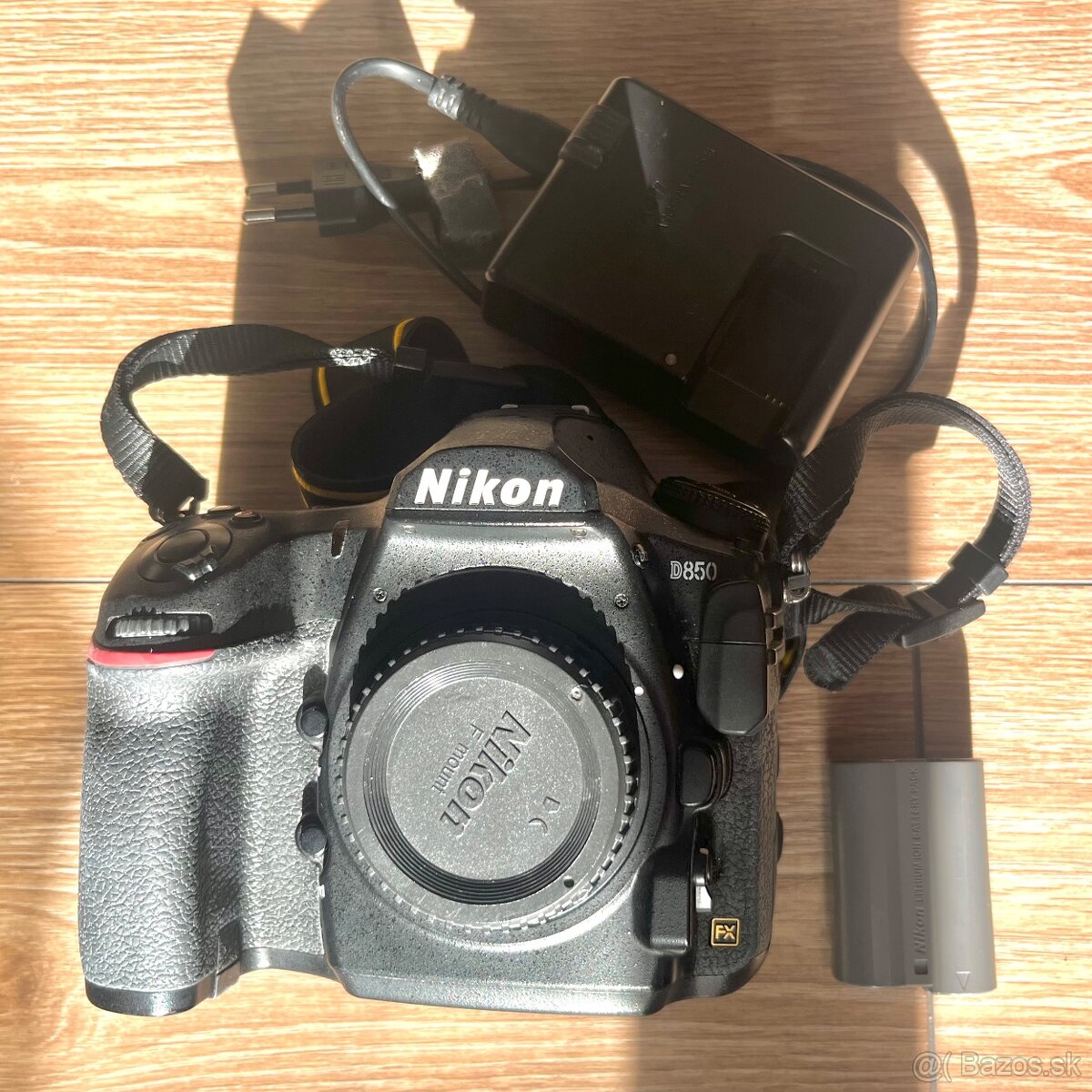 Nikon D850 + krabica, manuál, batéria, nabíjačka TOP STAV