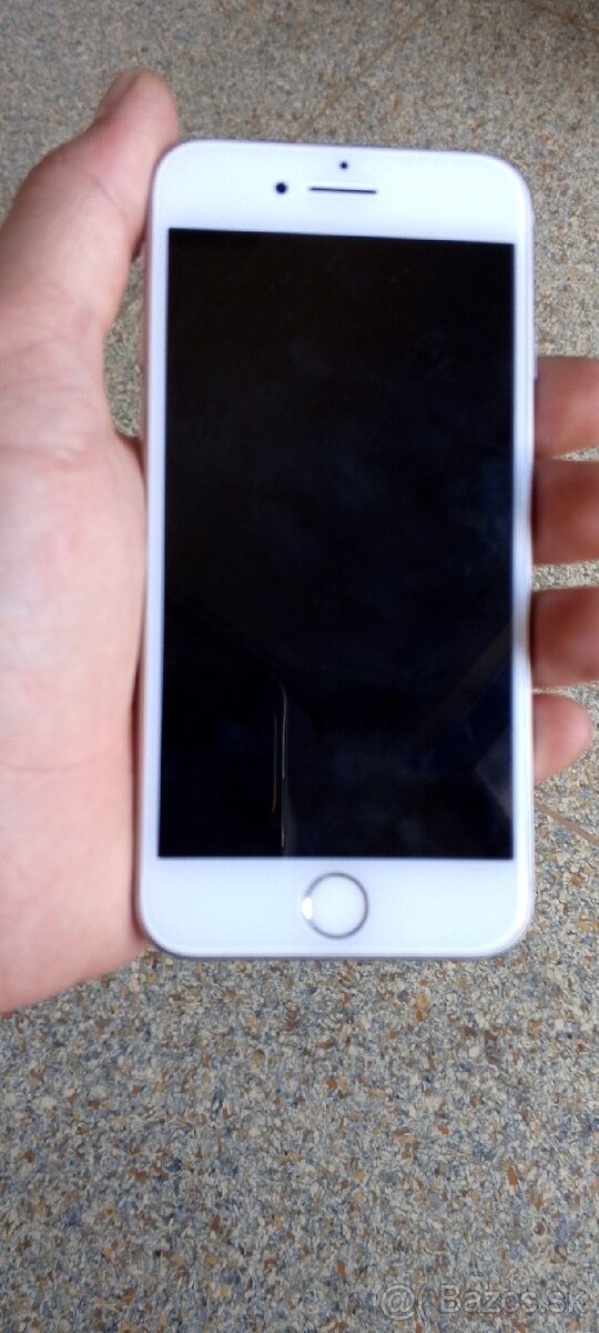 iPhone 8