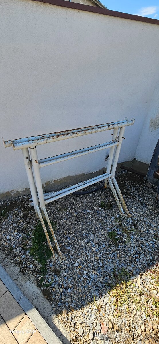 stavebné kozy.