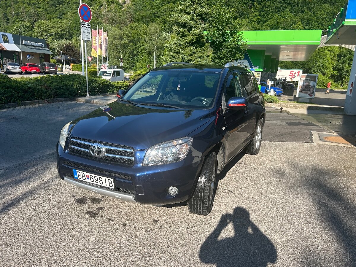 Predám Toyotu Rav4 2.0benzín 3.Gen