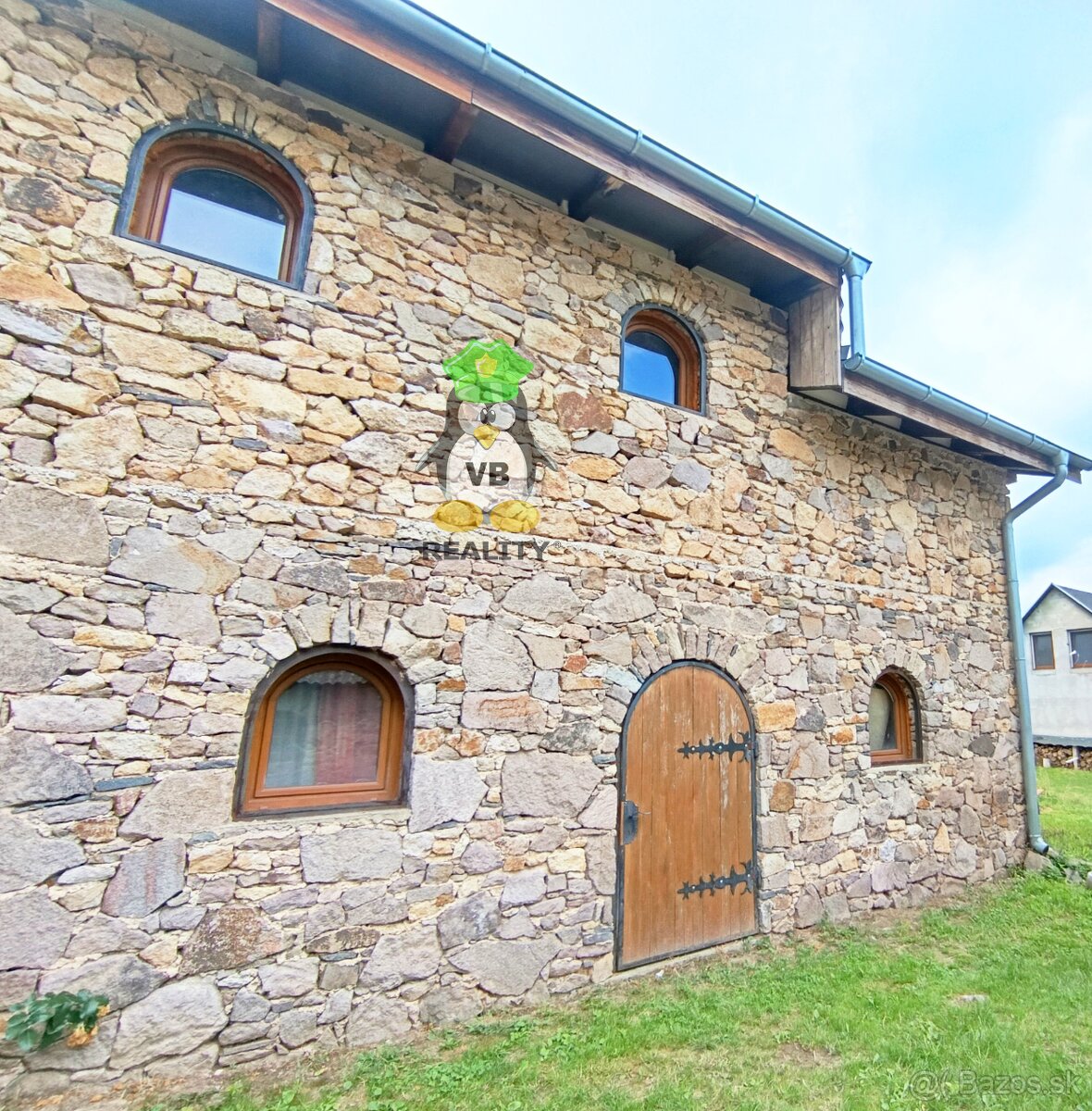 Kamenná chata s vínnou pivnicou v srdci kameňolomu