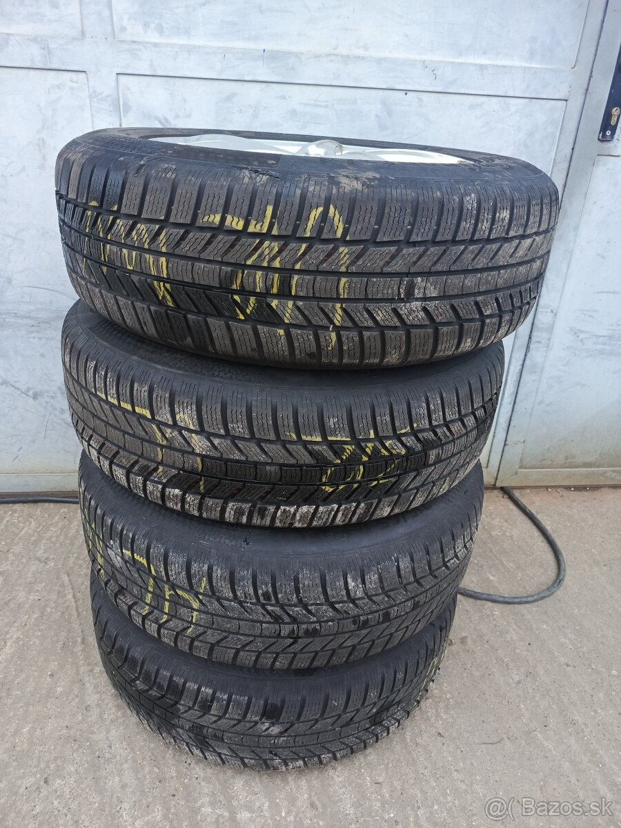 Predám zimne pneu CONTINENTAL 215 65 R 17