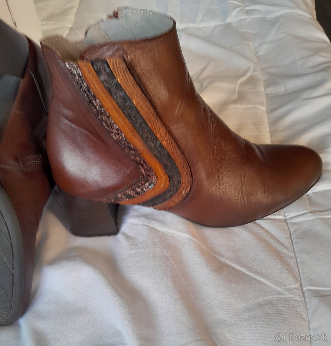 Predám dámske topánky  / čižmy