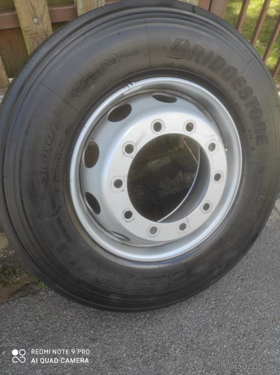 Predám pneumatiku 315/70 R22.5
