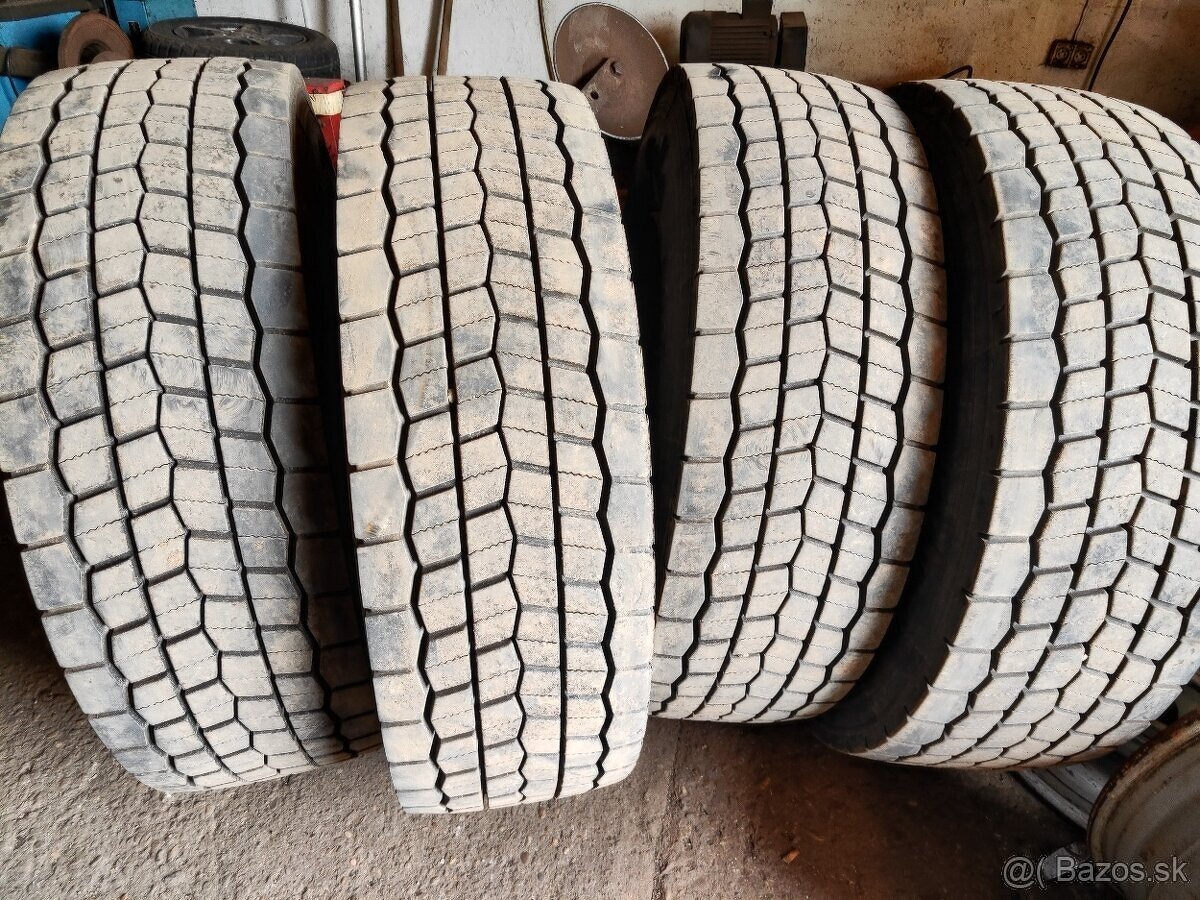 • 315/70 R22,5 APOLLO - KOMPLET NA DISKOCH