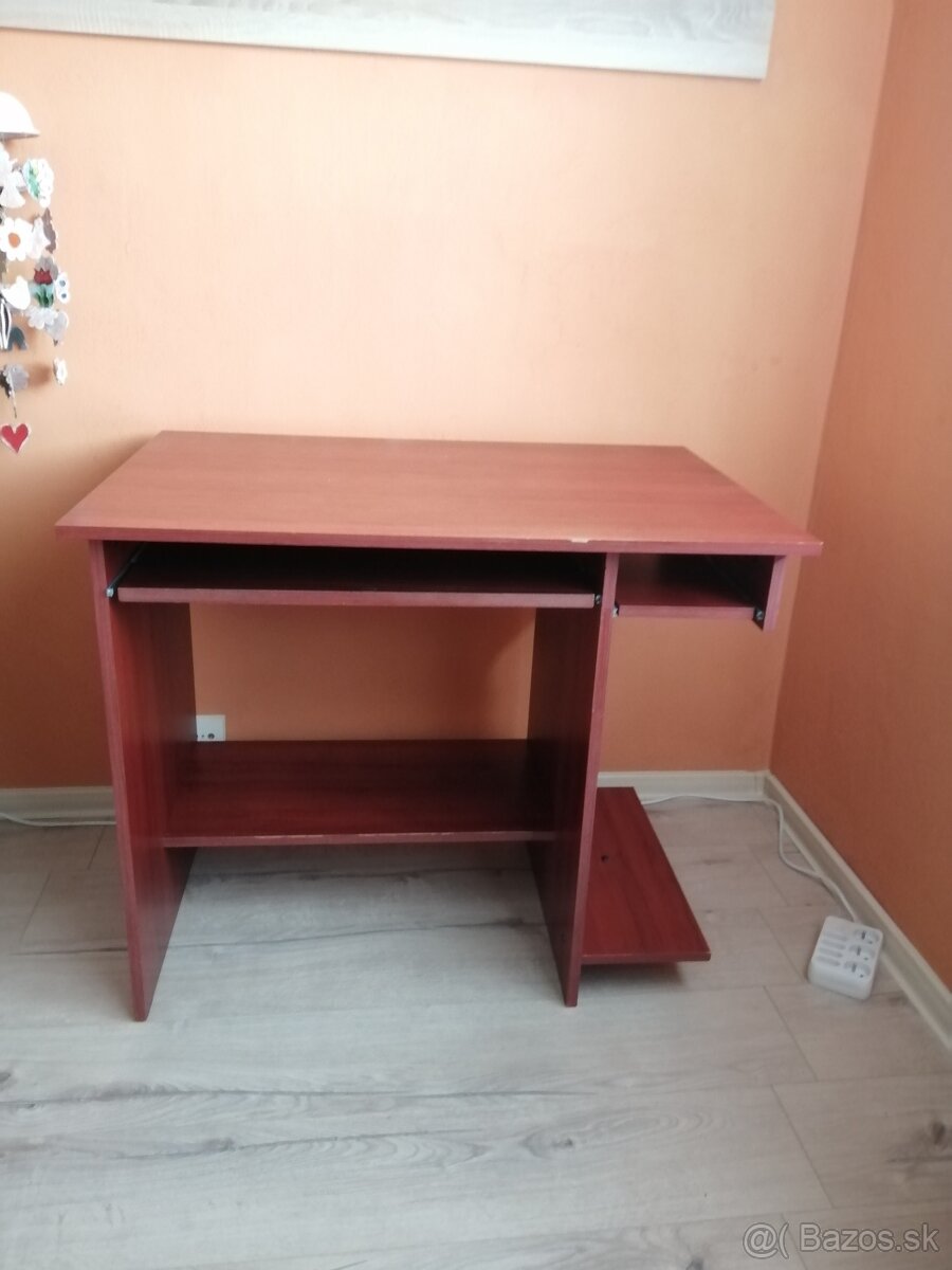Predaj stola pod počítač