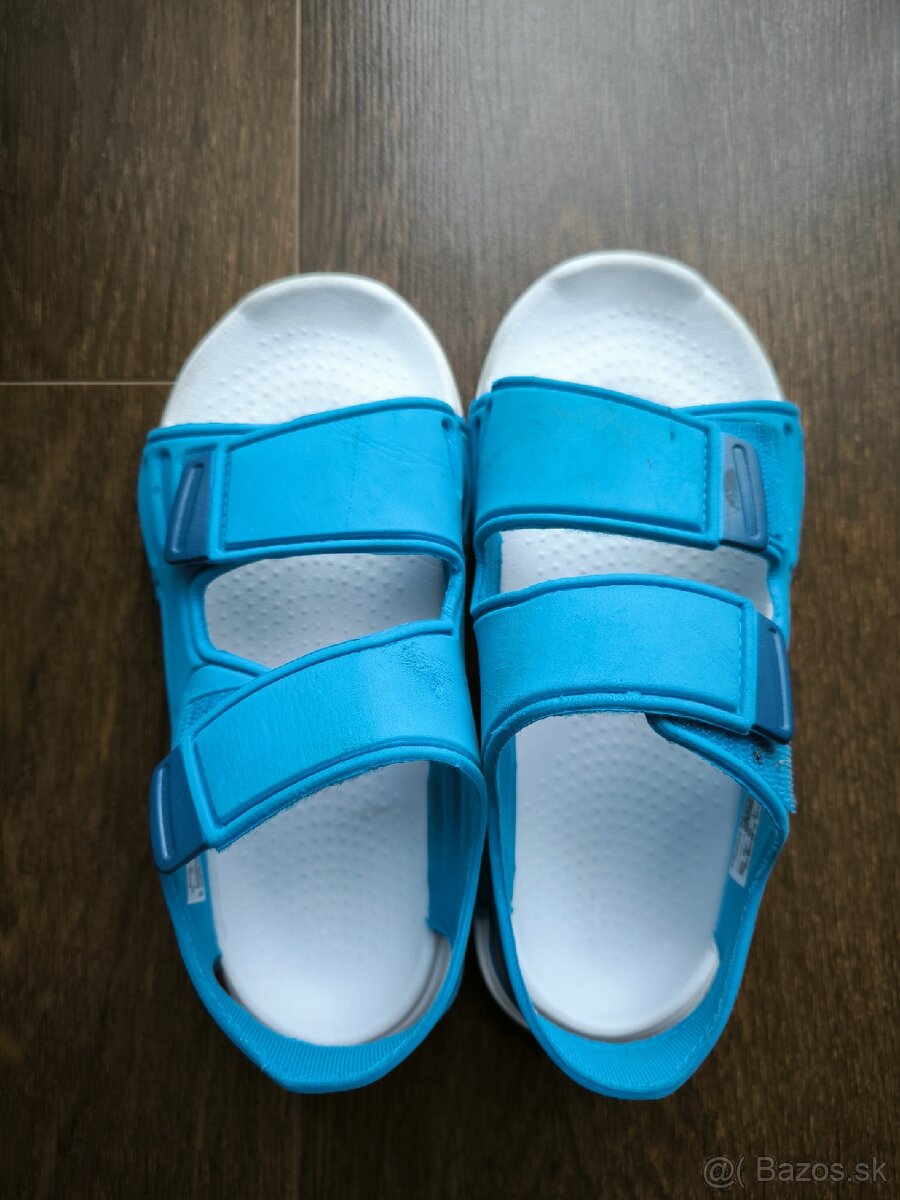 Adidas sandálky