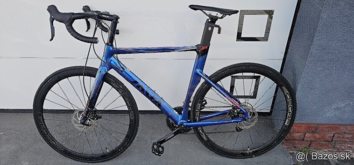 Cestný bicykel