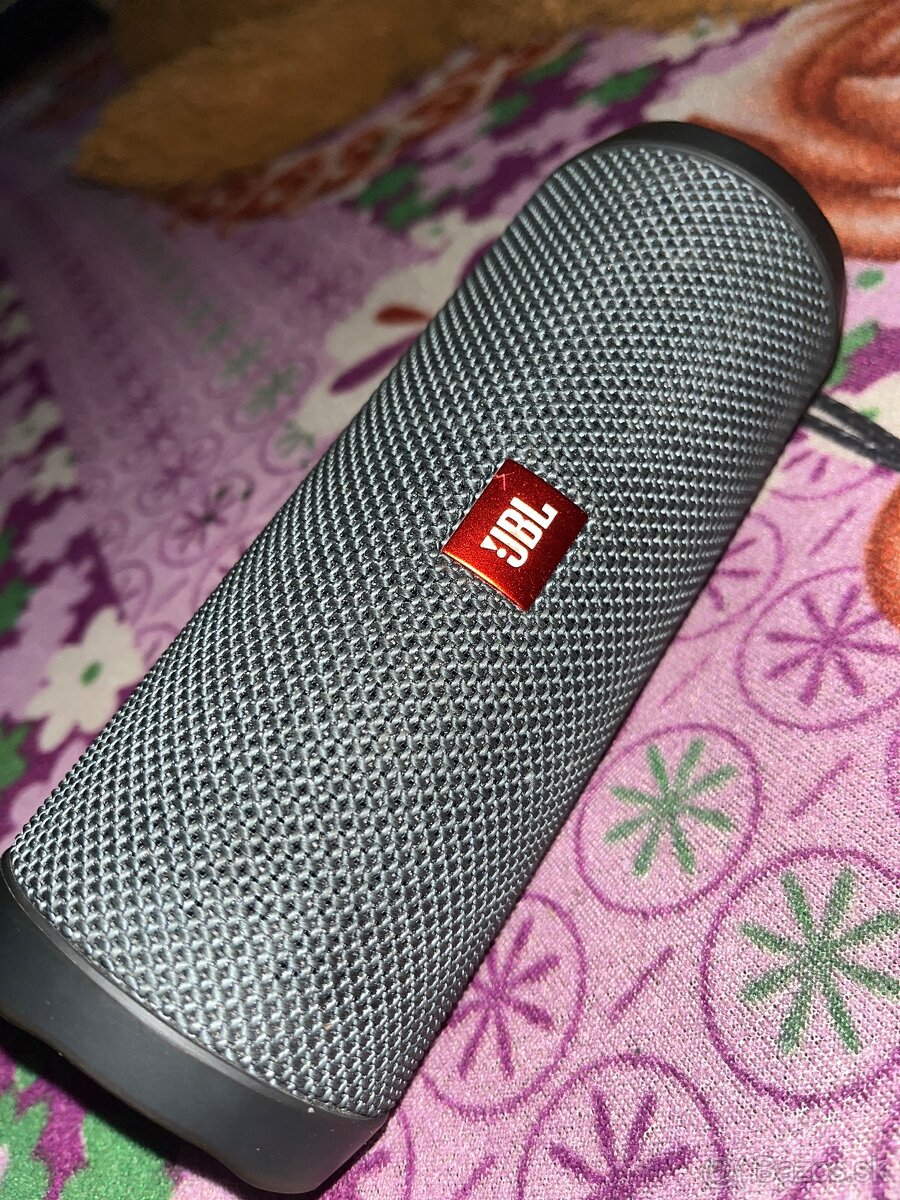 Predám jbl flip esential 2