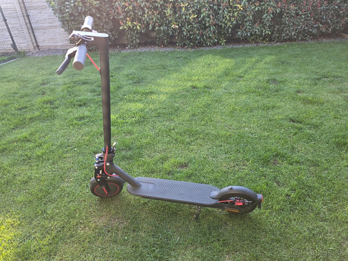 Xiaomi Mi Electric Scooter Pro 2