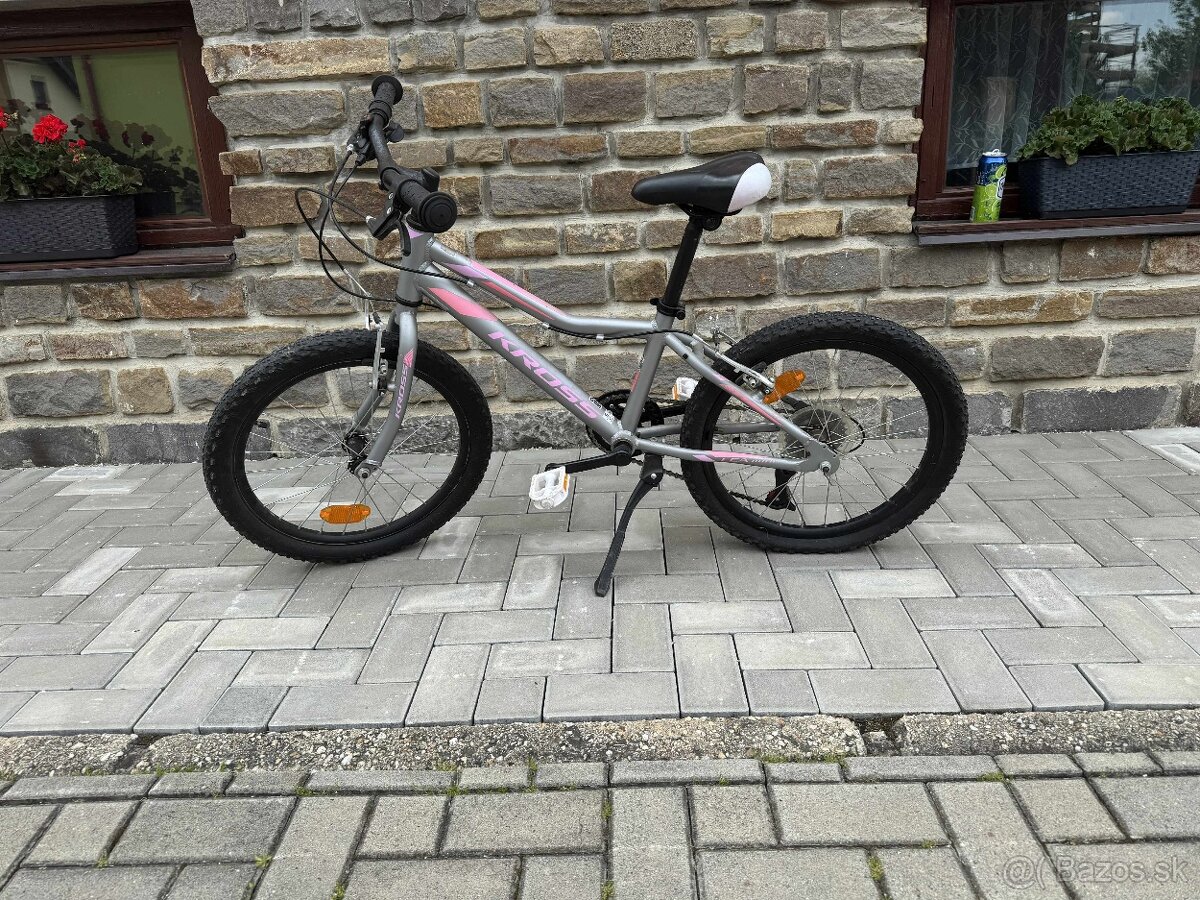 DIEVČENSKÝ BICYKEL