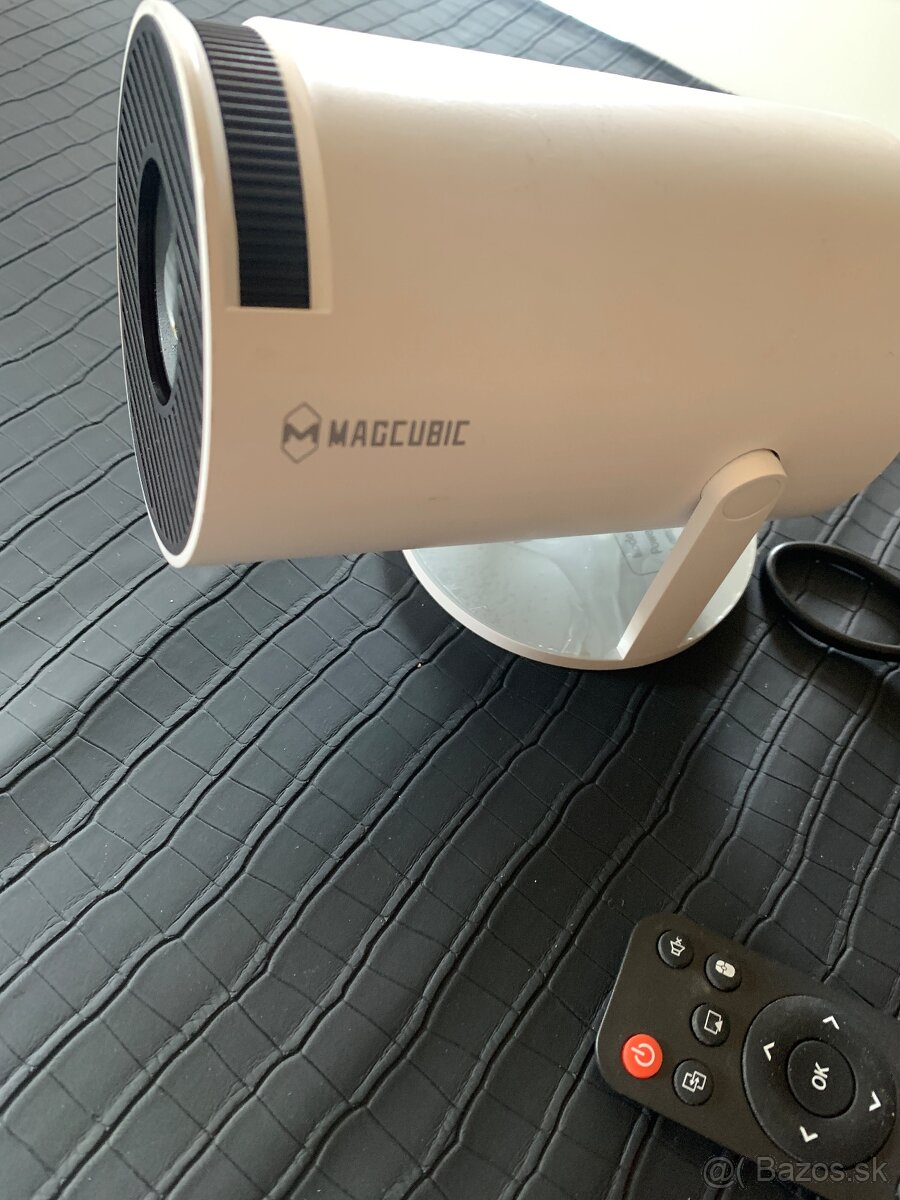 Projektor Magcubic HY 300