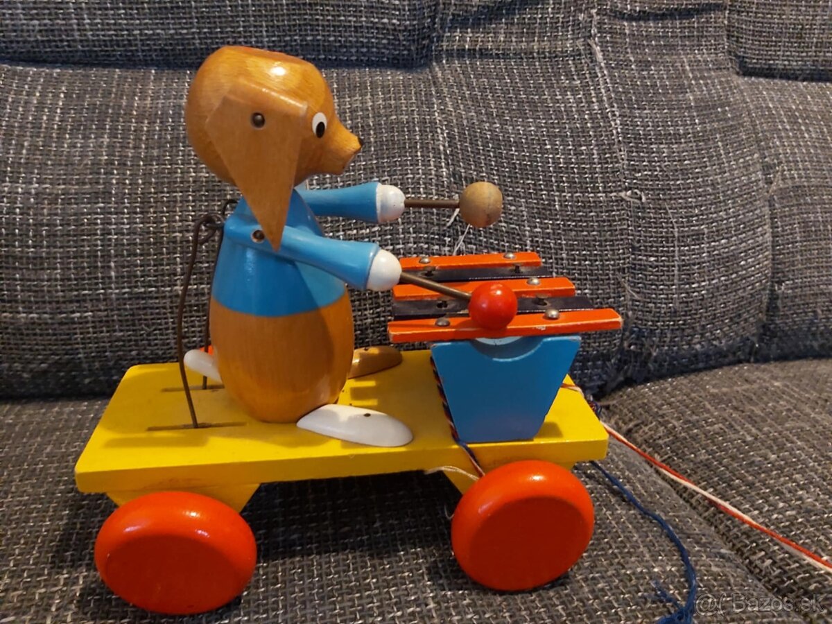 retro tahacia hracka