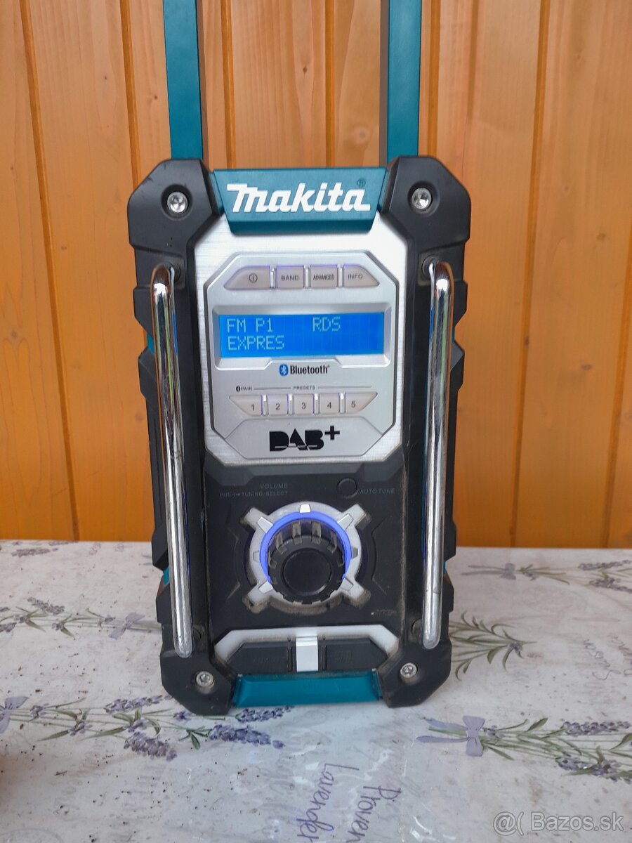 Makita DMR 112