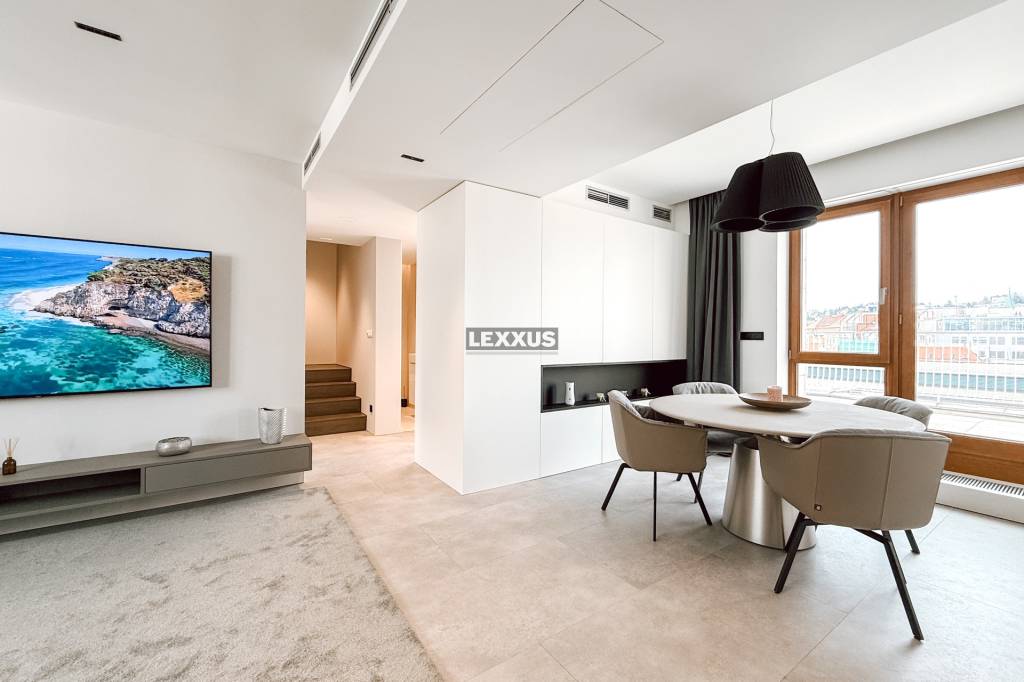 | Penthouse s dvoma terasami na pešej zóne Starého Mesta