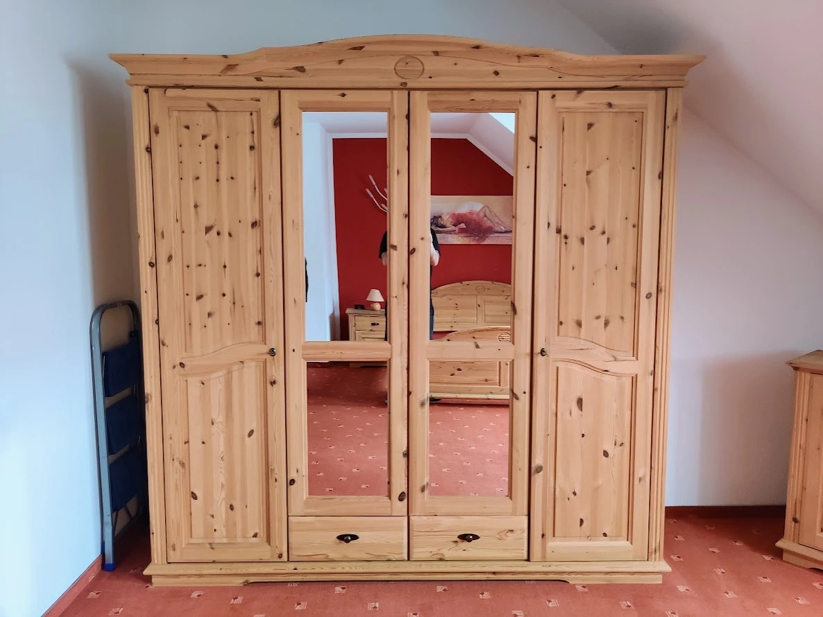 Masivní ložnice (406)