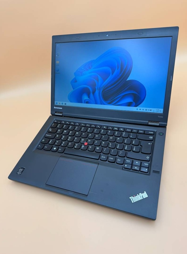 Notebook 14" Lenovo.Intel i5-4300M 2x2,60GHz.8gb ram.256SSD