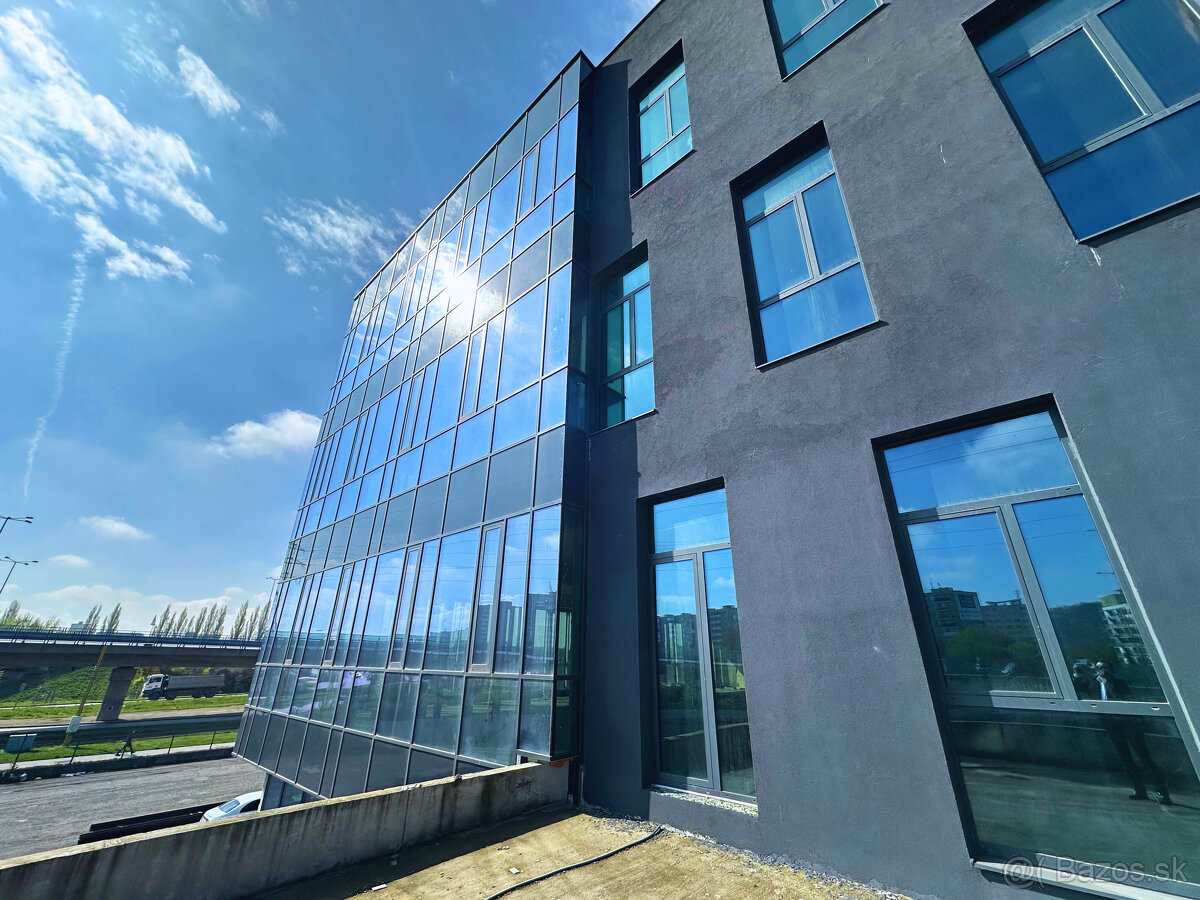 Predaj administratívnej budovy 8 903 m² v časti Košice - Niž