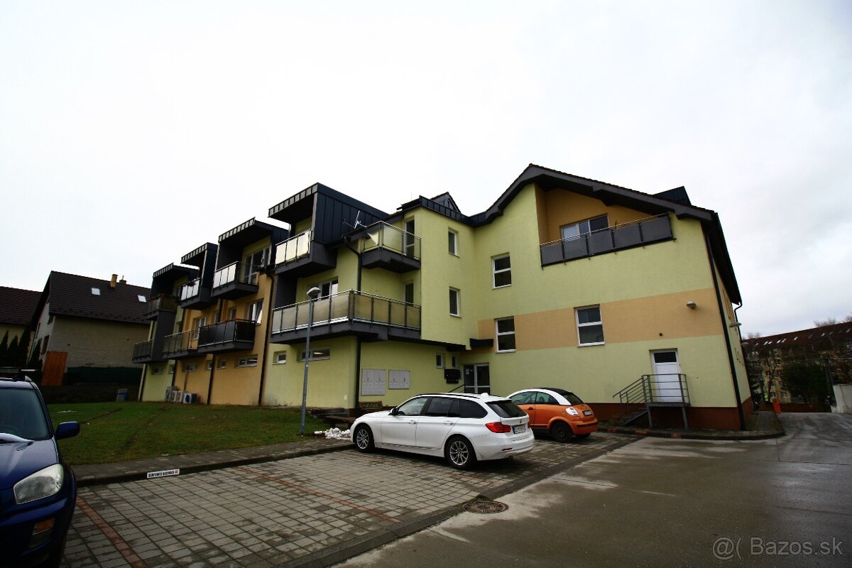 1.izbový byt SL balkón