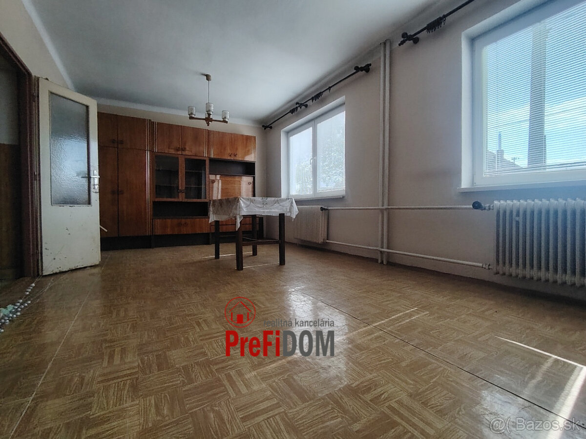 PREDAJ priestranný 5 – izbový rodinný dom v obci Černík.