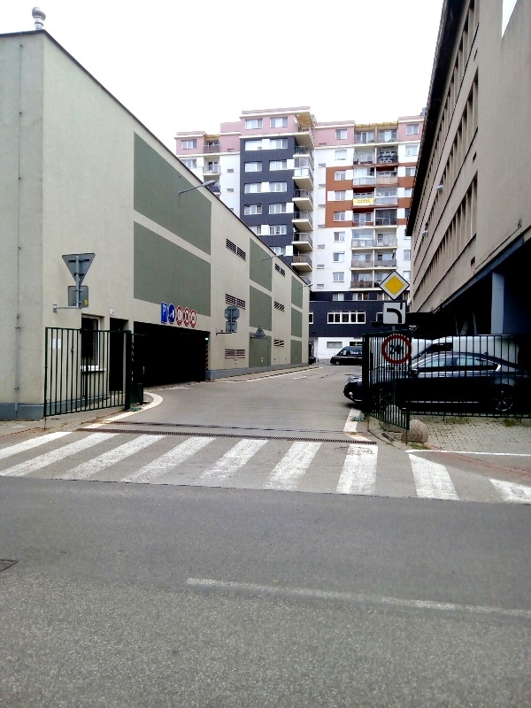 Prenaj.parkovacie státie na Mraziarenskej, REZERVOVANÉ