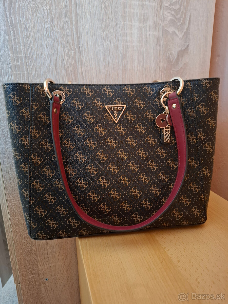 Kabelka Guess