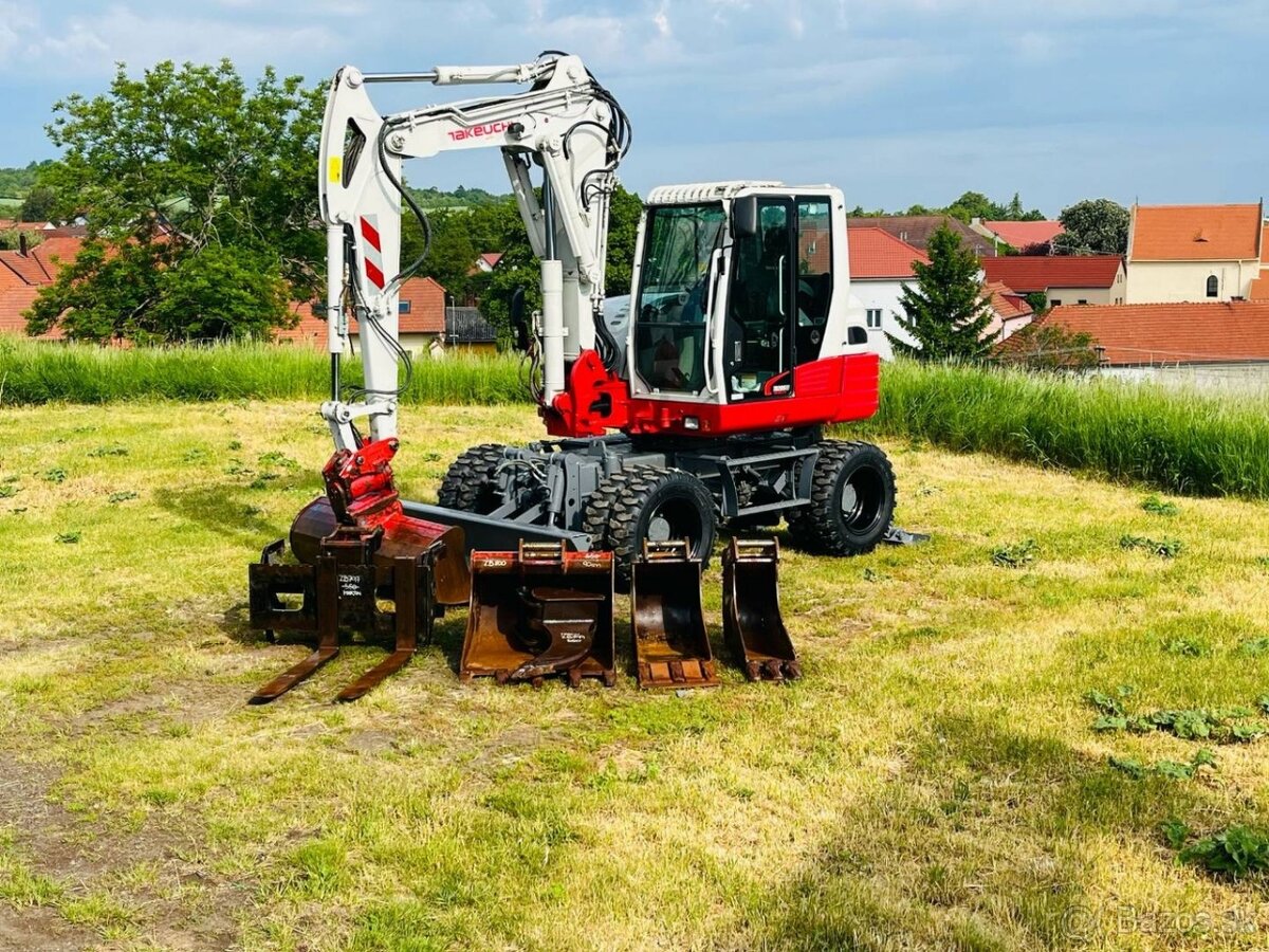 Kolesové rypadlo Takeuchi TB295W 2PB