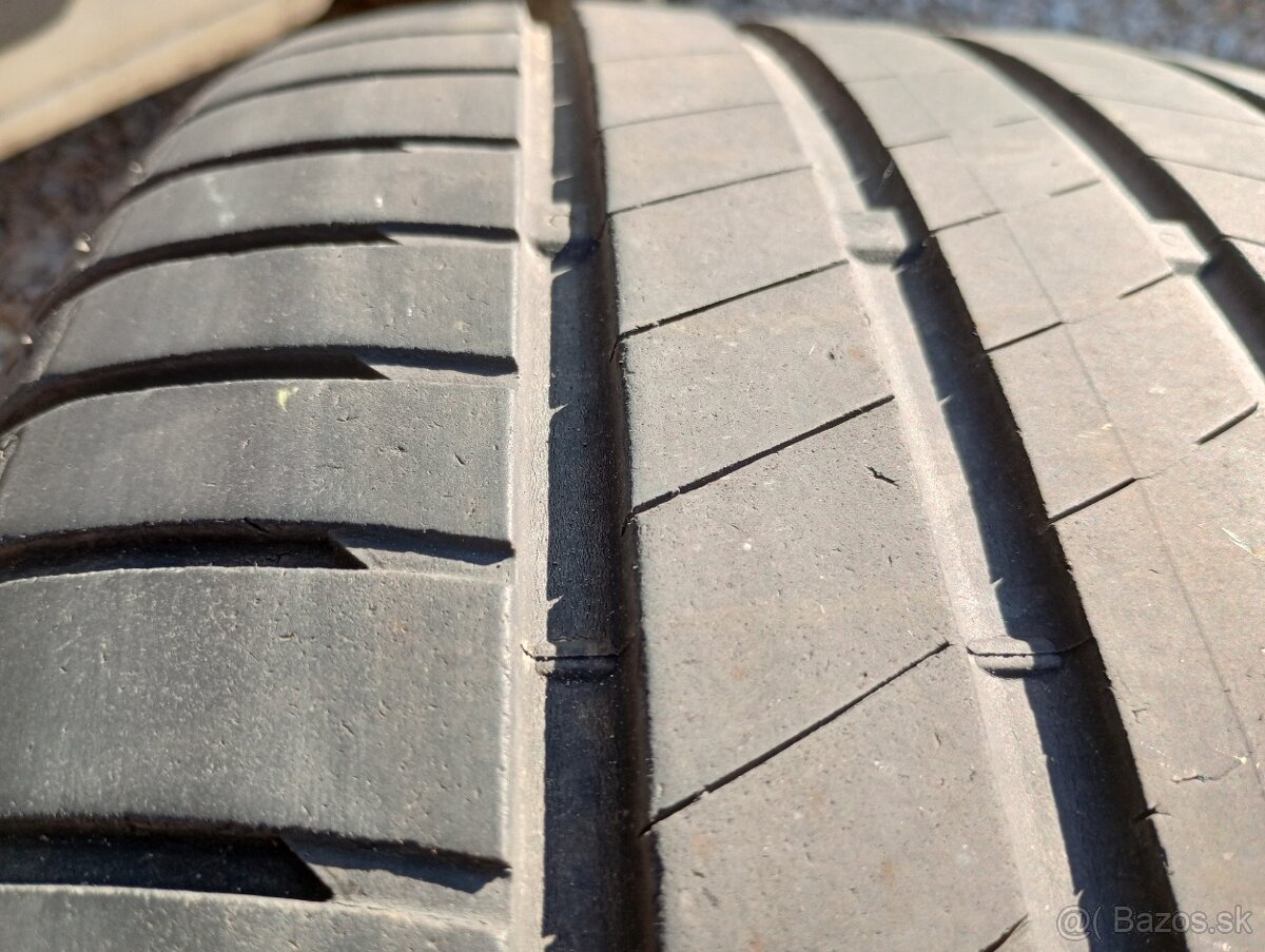 Predam 2ks pneu 245/40/r19 letne 94W Bridgestone