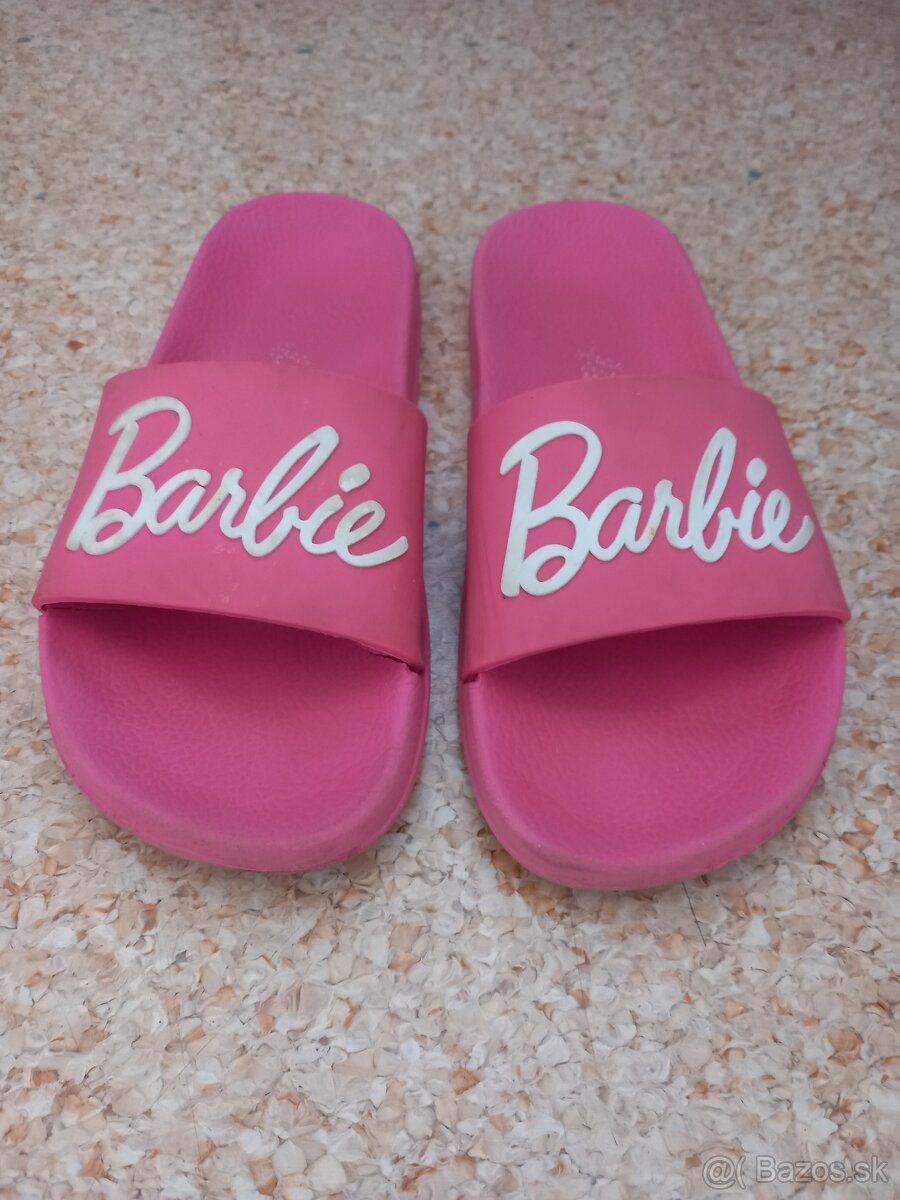 Dievčenské šľapky Barbie v.35