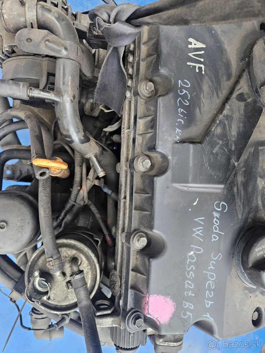 Motor Skoda Superb 1 2.0 103 kW VW Passat B5