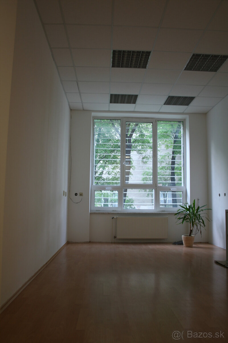 Sklad na prenájom – Bratislava, Mlynské nivy 25 m2