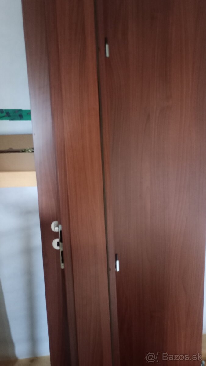 Predám 80 dvere ľavé aj zo zárubňou
