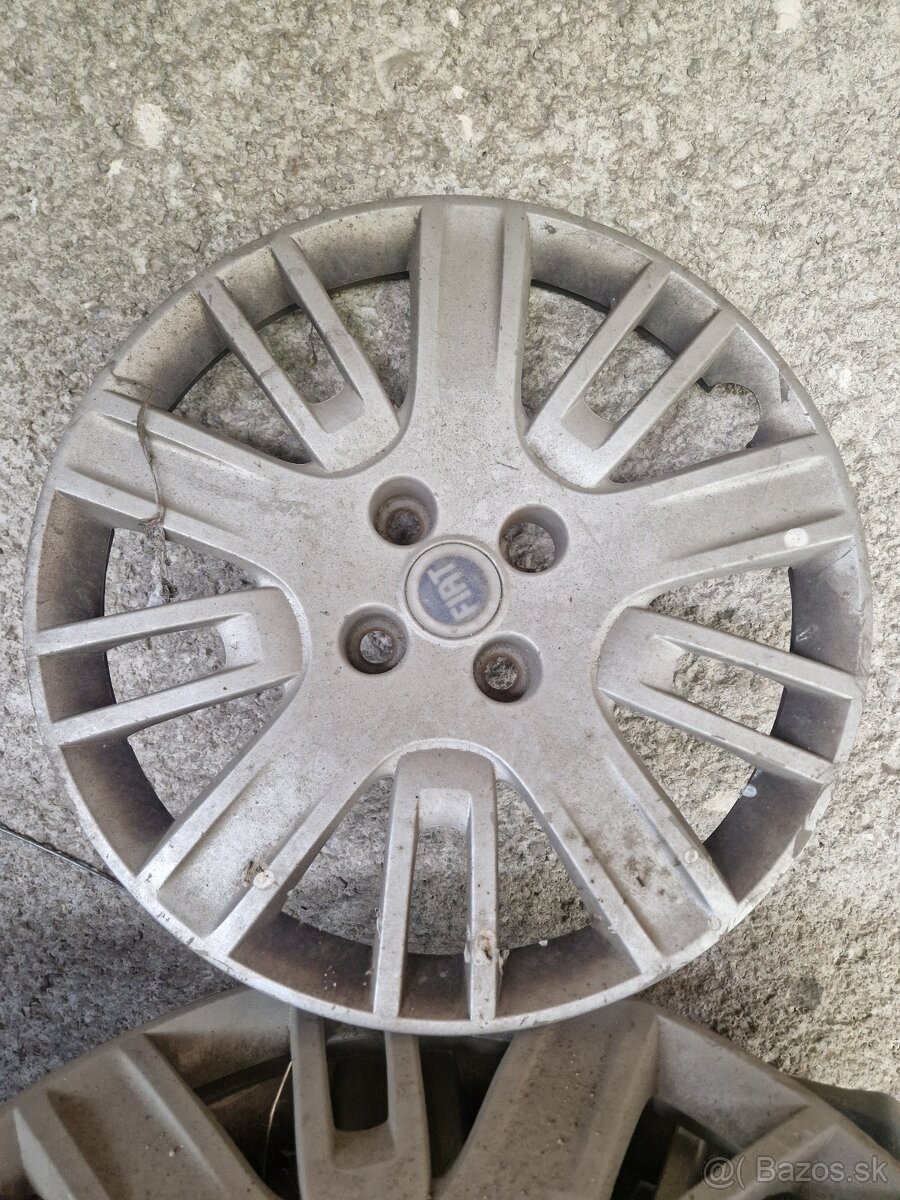 Originál puklice R15 + plechové disky Fiat Doblo