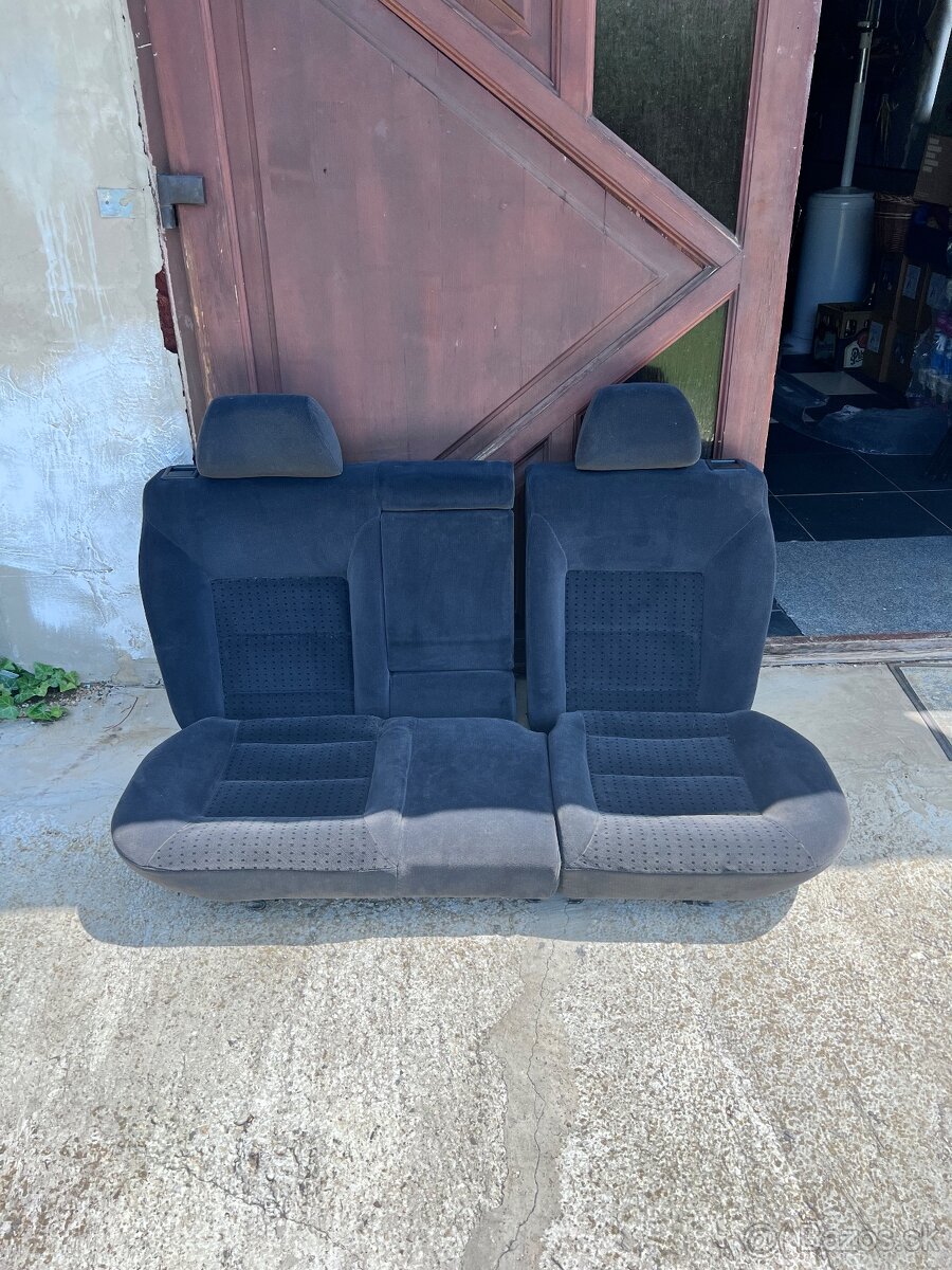Golf 4 semišove sedacky