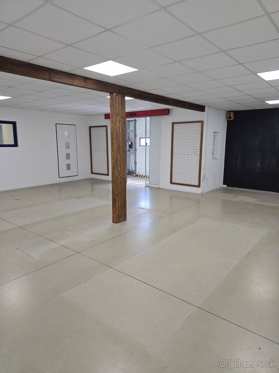 Predajňa a sklady v centre Žiliny s parkovaním