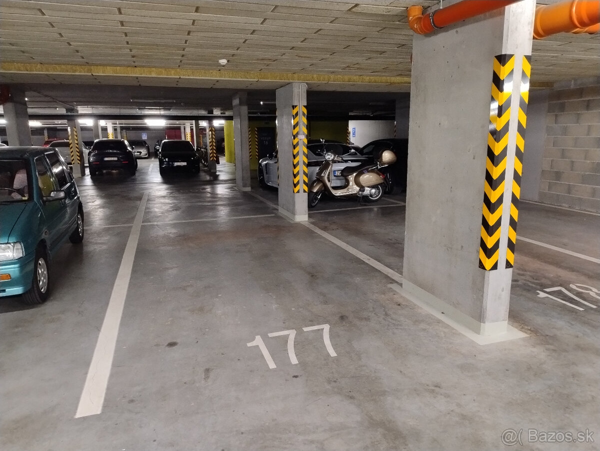 Garážové státie Slnečnice A3, ulici Zuzany Chalupovej 16-18