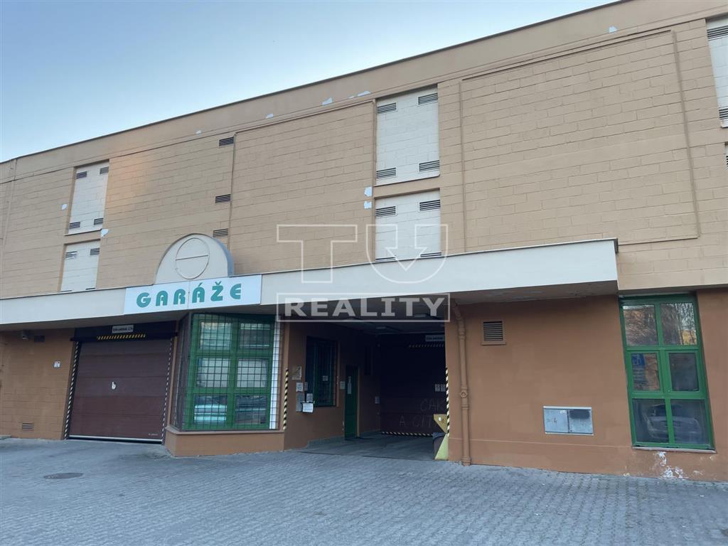 Na predaj Garáž v garážovom dome na Ľadovni